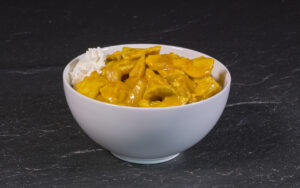 Poulet-Geschnetzeltes an Currysauce