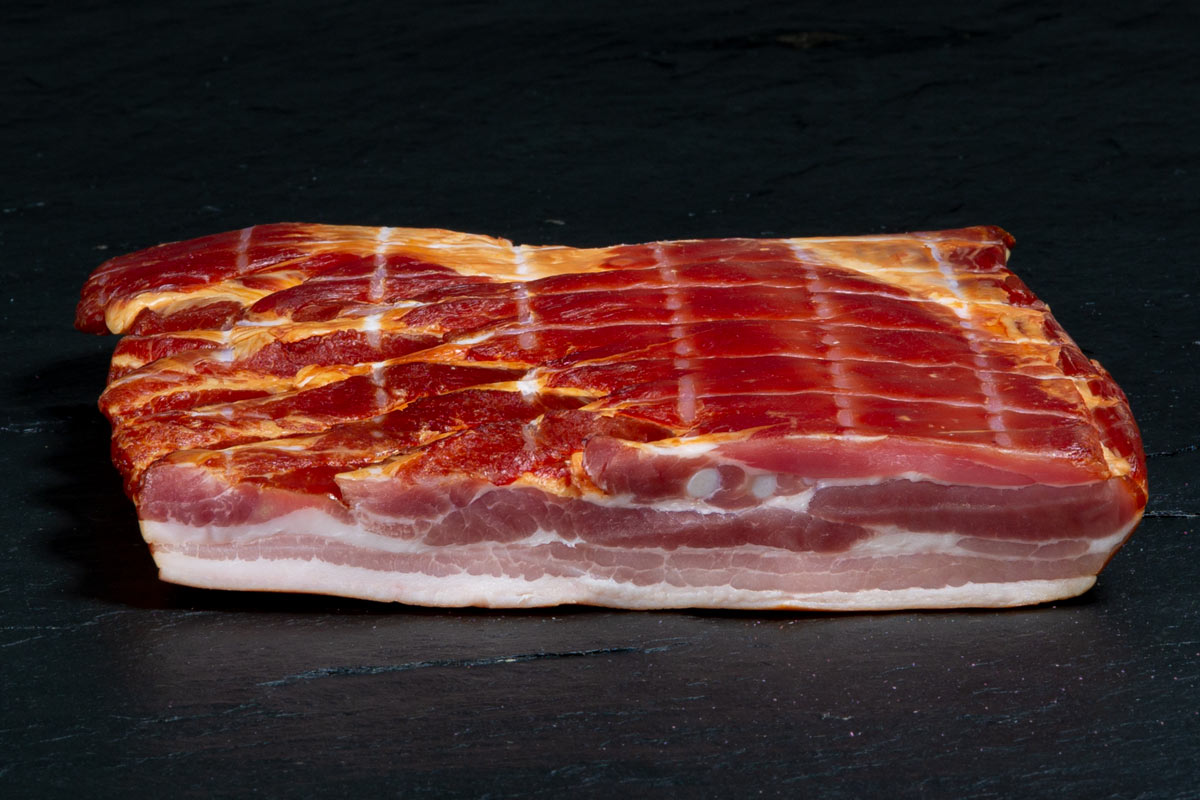 Speck geräuchert am Stück